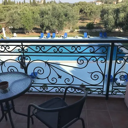 Ξενοδοχείο με διαμερίσματα Ai Helis