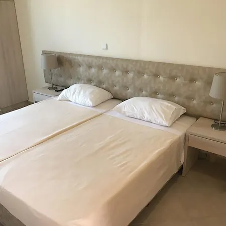 Ai Helis Apartmanhotel 2*