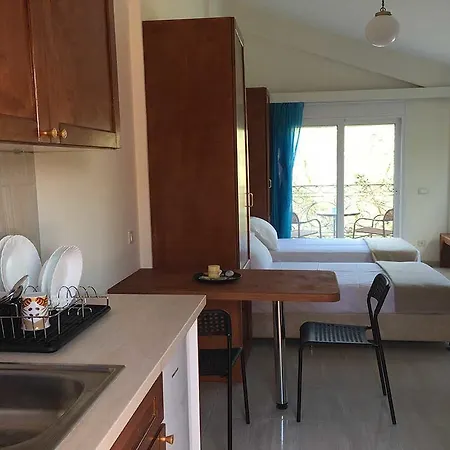 Ai Helis Apartmanhotel Zvoronáta